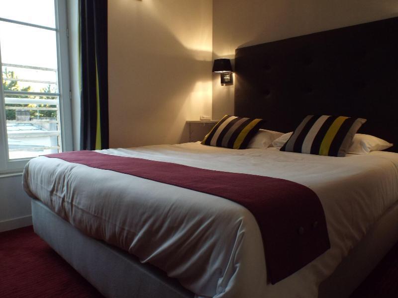 Logis Hotel Saint Martin Orleans Exterior photo
