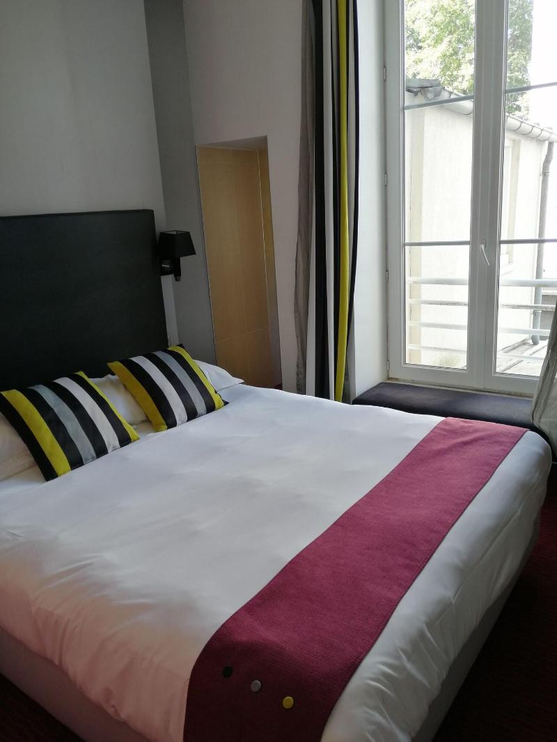 Logis Hotel Saint Martin Orleans Exterior photo