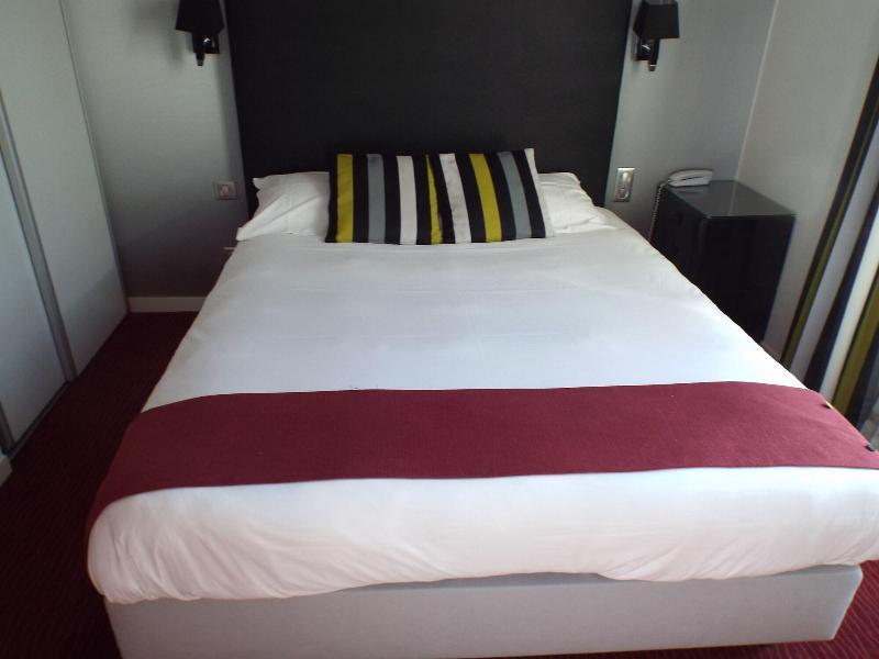 Logis Hotel Saint Martin Orleans Exterior photo