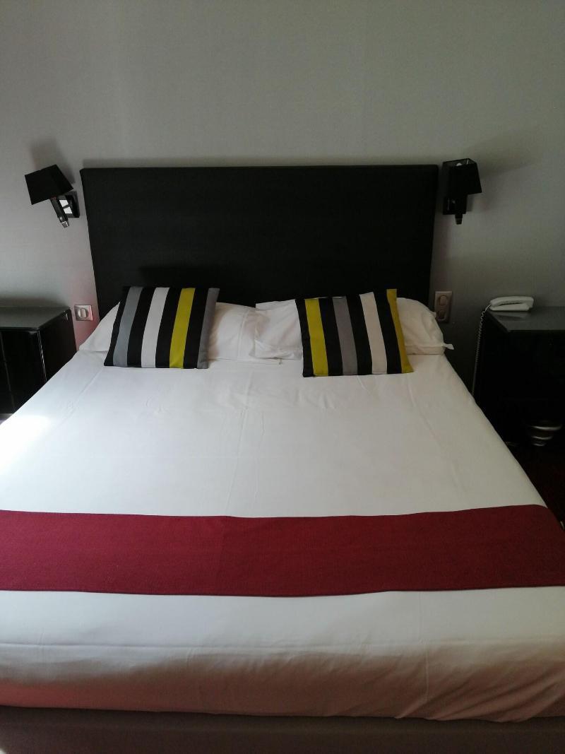 Logis Hotel Saint Martin Orleans Exterior photo