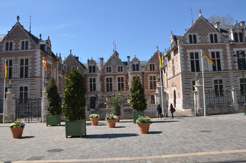 Logis Hotel Saint Martin Orleans Exterior photo